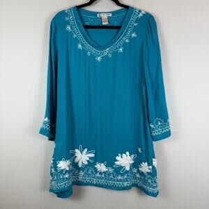Cute Options Tunic Top Women's Small Blue White Floral Embroidery Boho Eclectic
